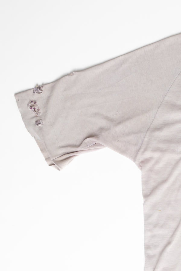 QUARTZ - AMETHYST CHARM TEE