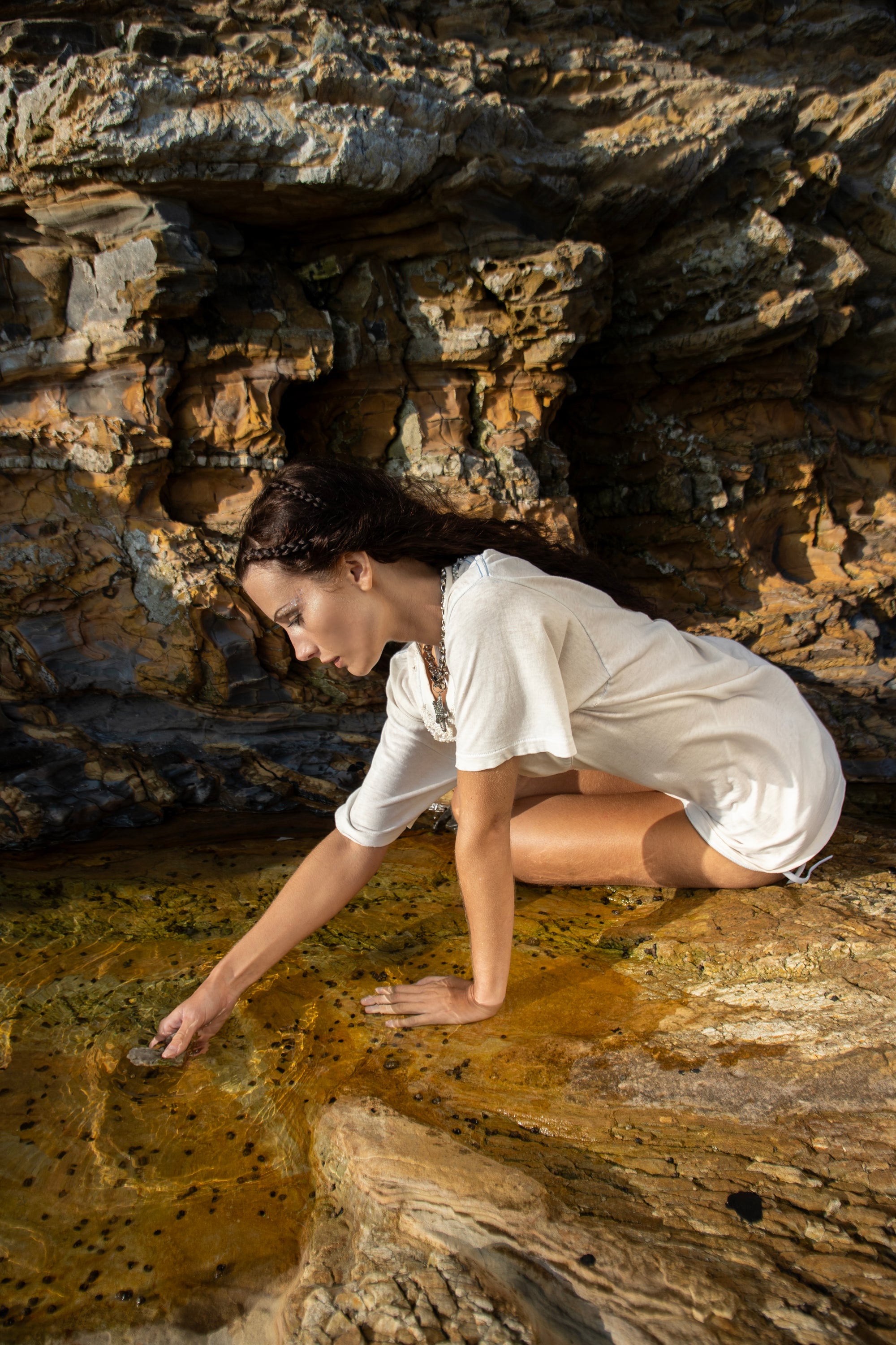 FRESHWATER PEARL CHARM TEE